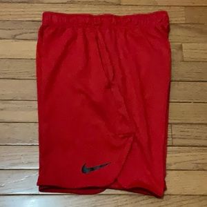 NIKE Mens S red shorts